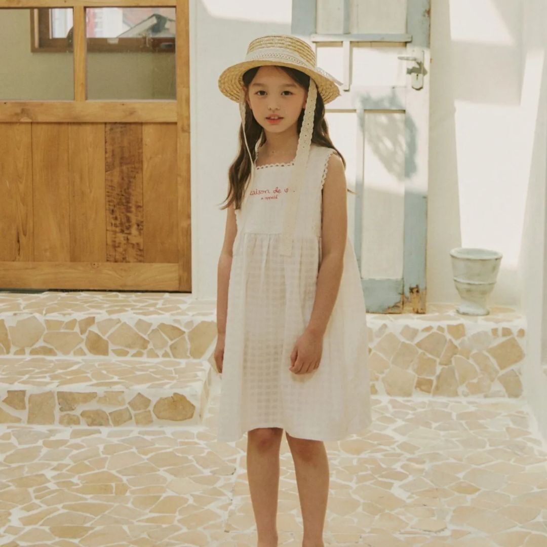 韓國 BY MiMi  - 25夏 古典刺繡蕾絲背心洋裝(兩色)