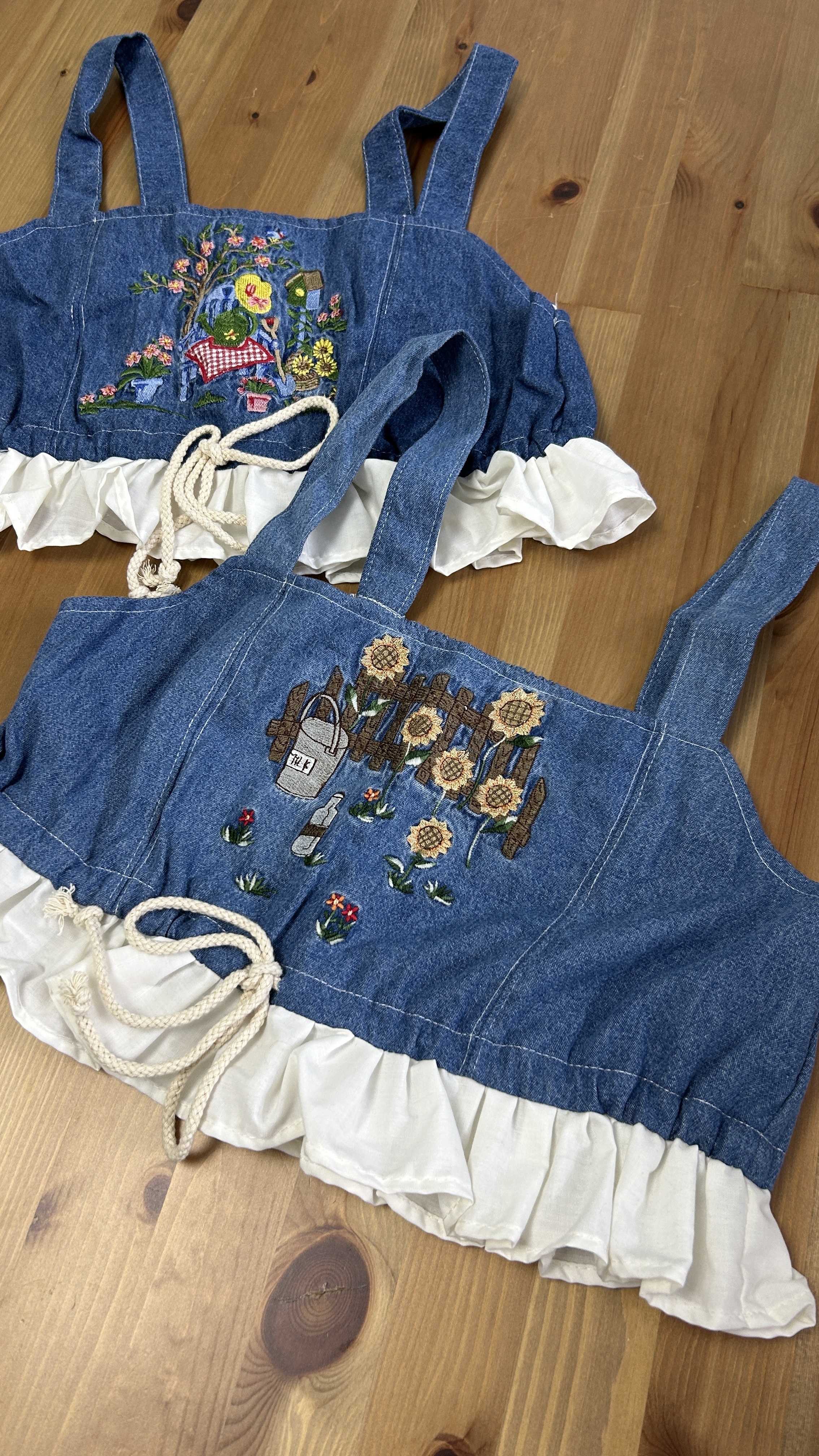 【現貨】泰國Remake 花園刺繡荷葉邊短版牛仔背心