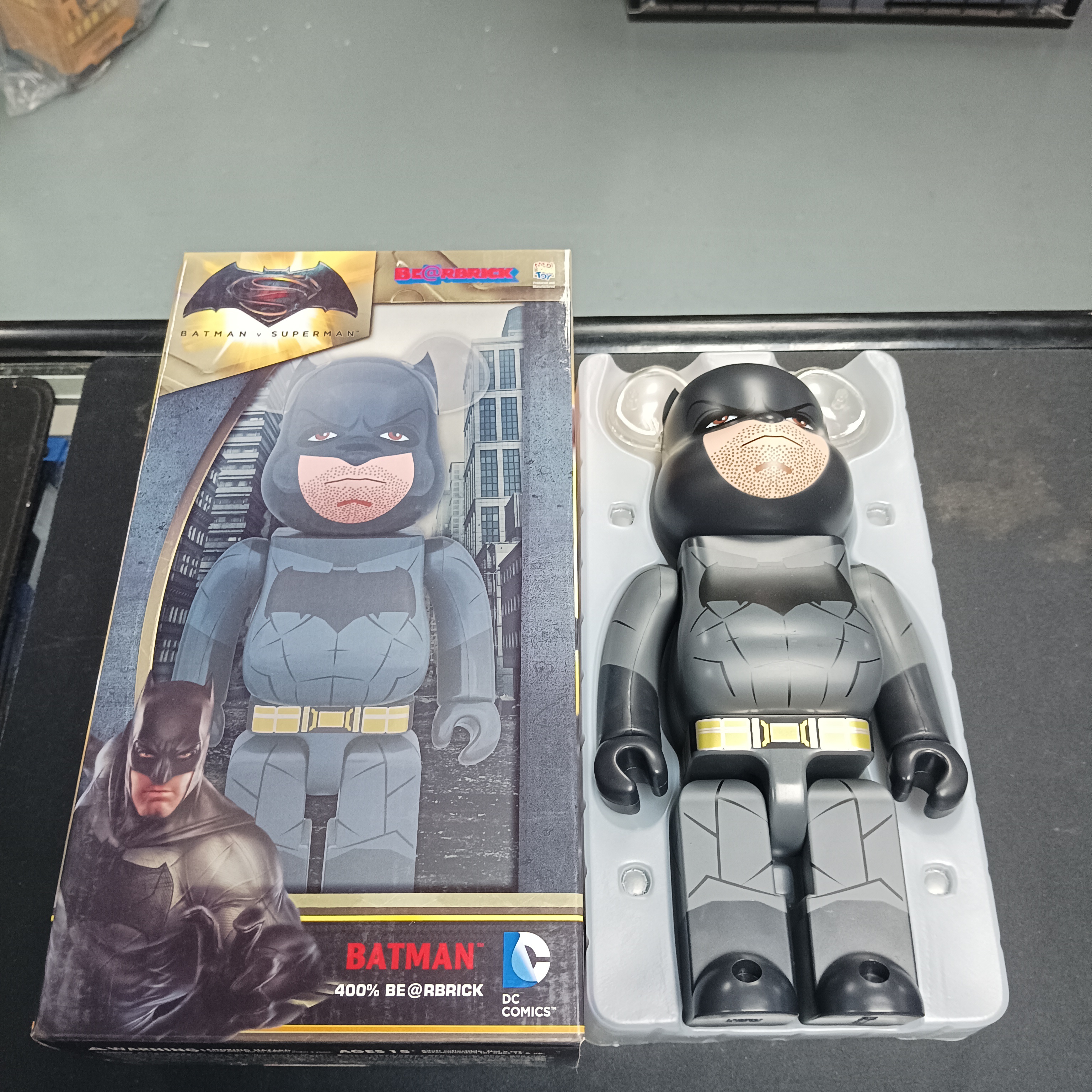 寄賣-BE@RBRICK BATMAN 400％（BATMAN V SUPERMAN ver)