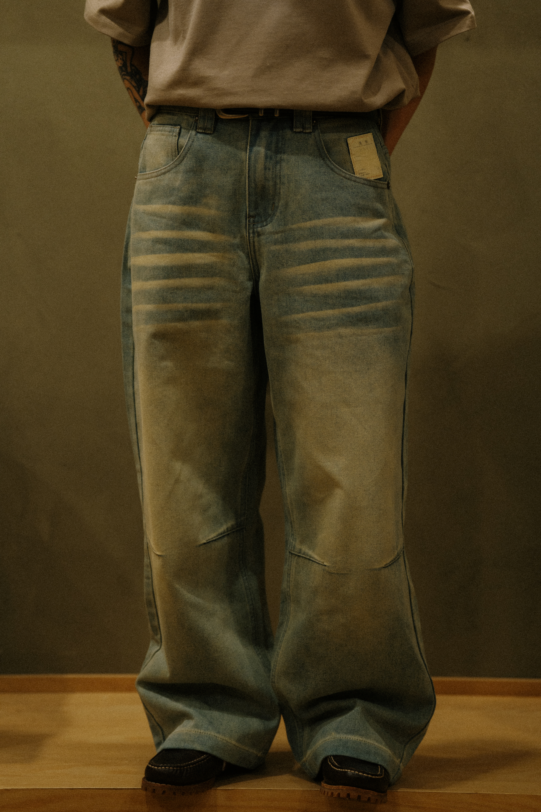 Fumble 淺洗水貓鬚牛仔闊褲