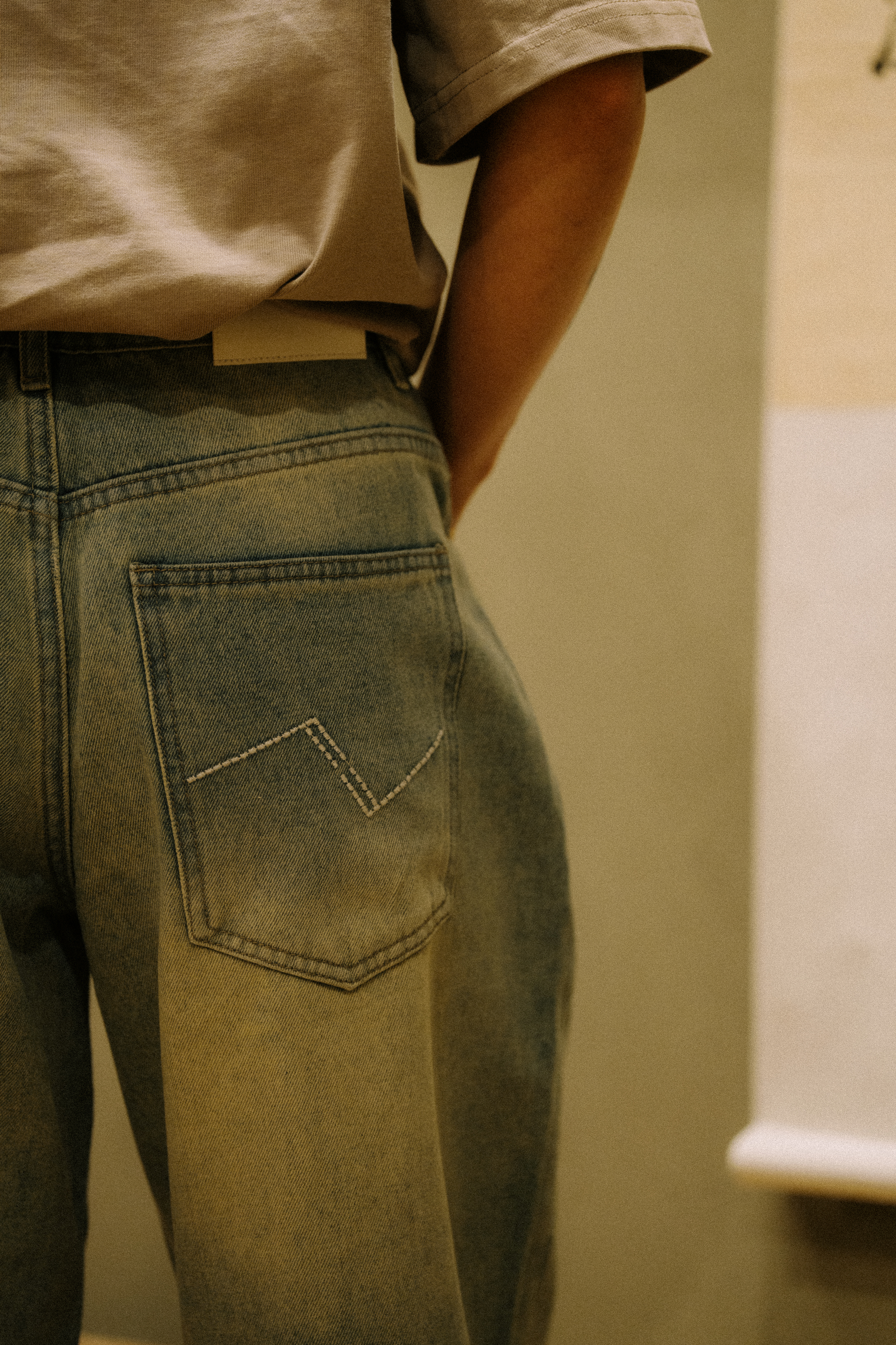 Fumble 淺洗水貓鬚牛仔闊褲