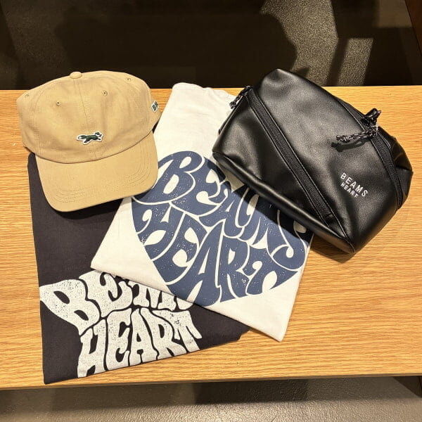 BEAMS HEART / Heart Star Back Print T-shirt
