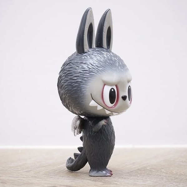 POPMART 泡泡瑪特POP MART Zimomo Reverse 原色灰色小翅膀Labubu 第