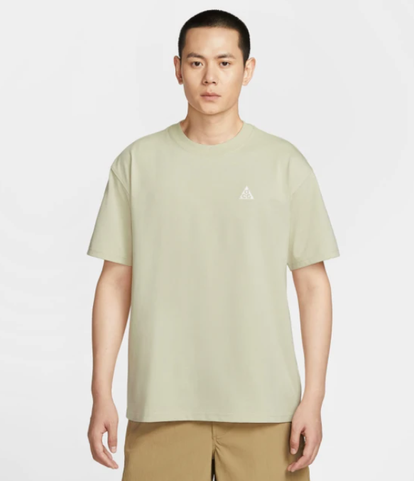 NIKE Men's Heavyweight T-short / green /  JUL25