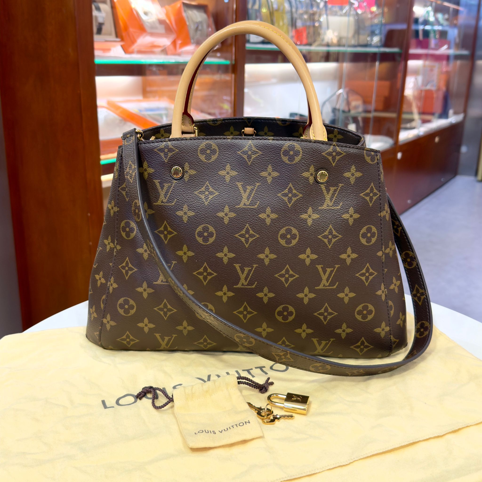 接近全新~99%NEW二手LV 手挽/單肩袋M41056 MONOGRAM MONTAIGNE中號 #蒙田包 #香榭站正品