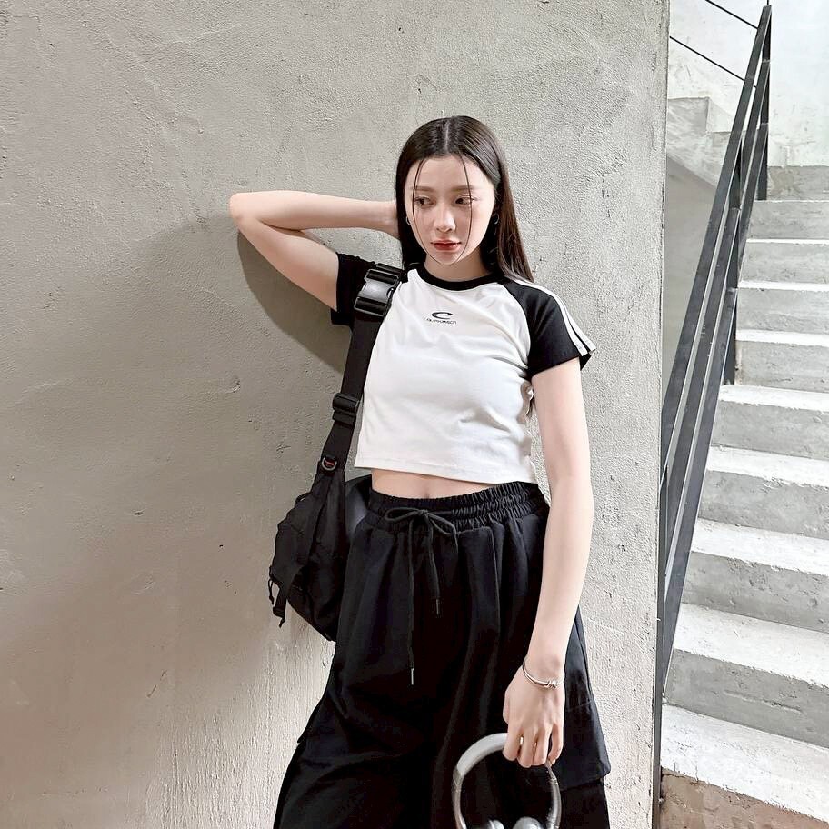 C字撞色線條合身短版 Tee (3colors)