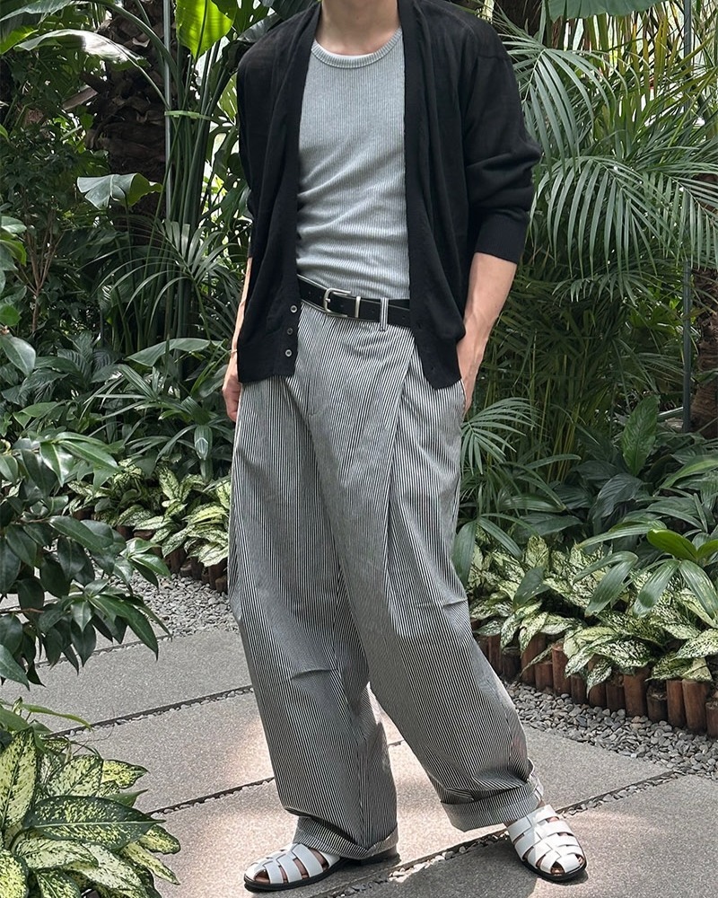 小馬條紋寬鬆弧形曲線牛仔褲