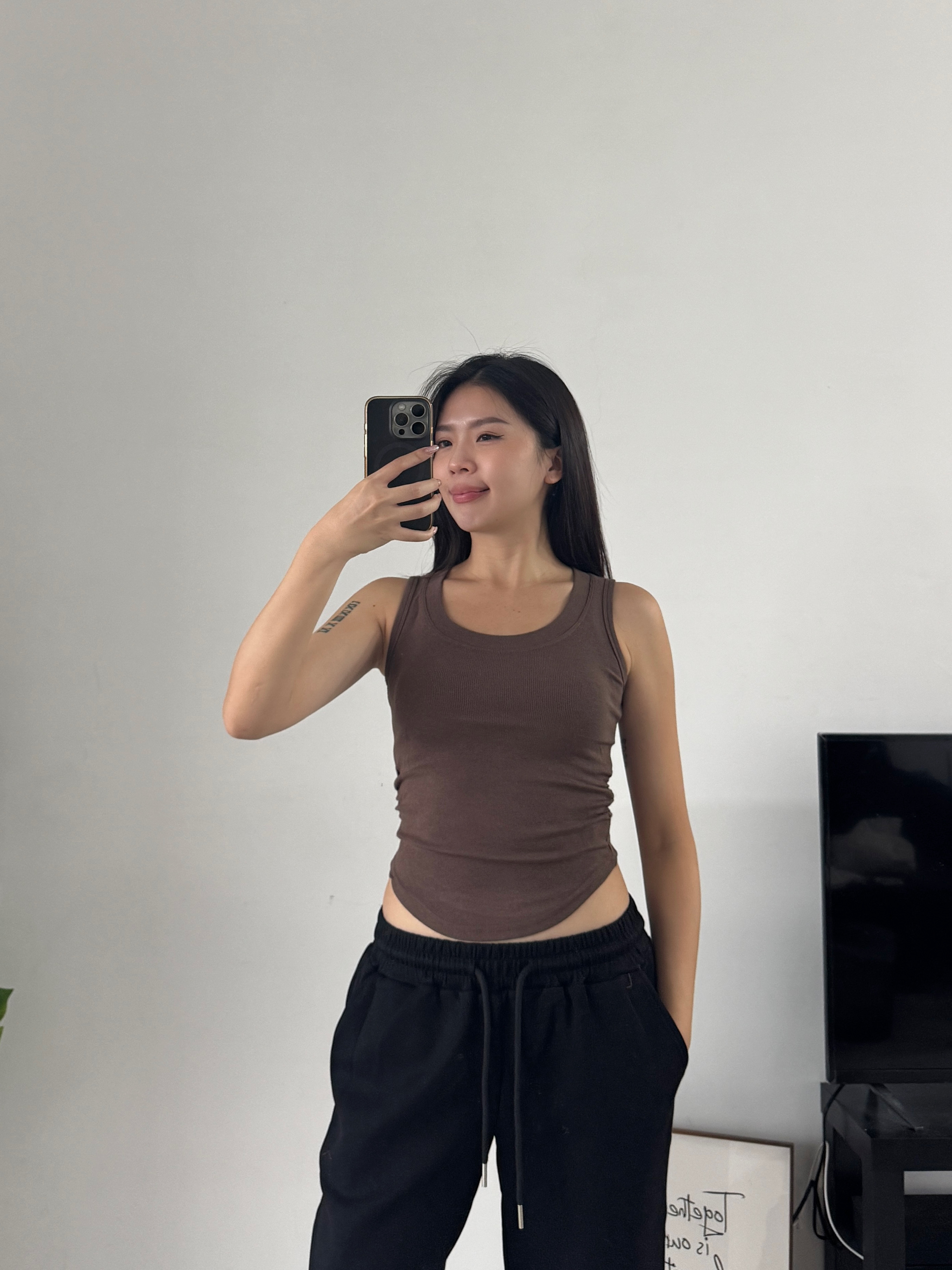 側抓皺下圓弧U領背心(3色)