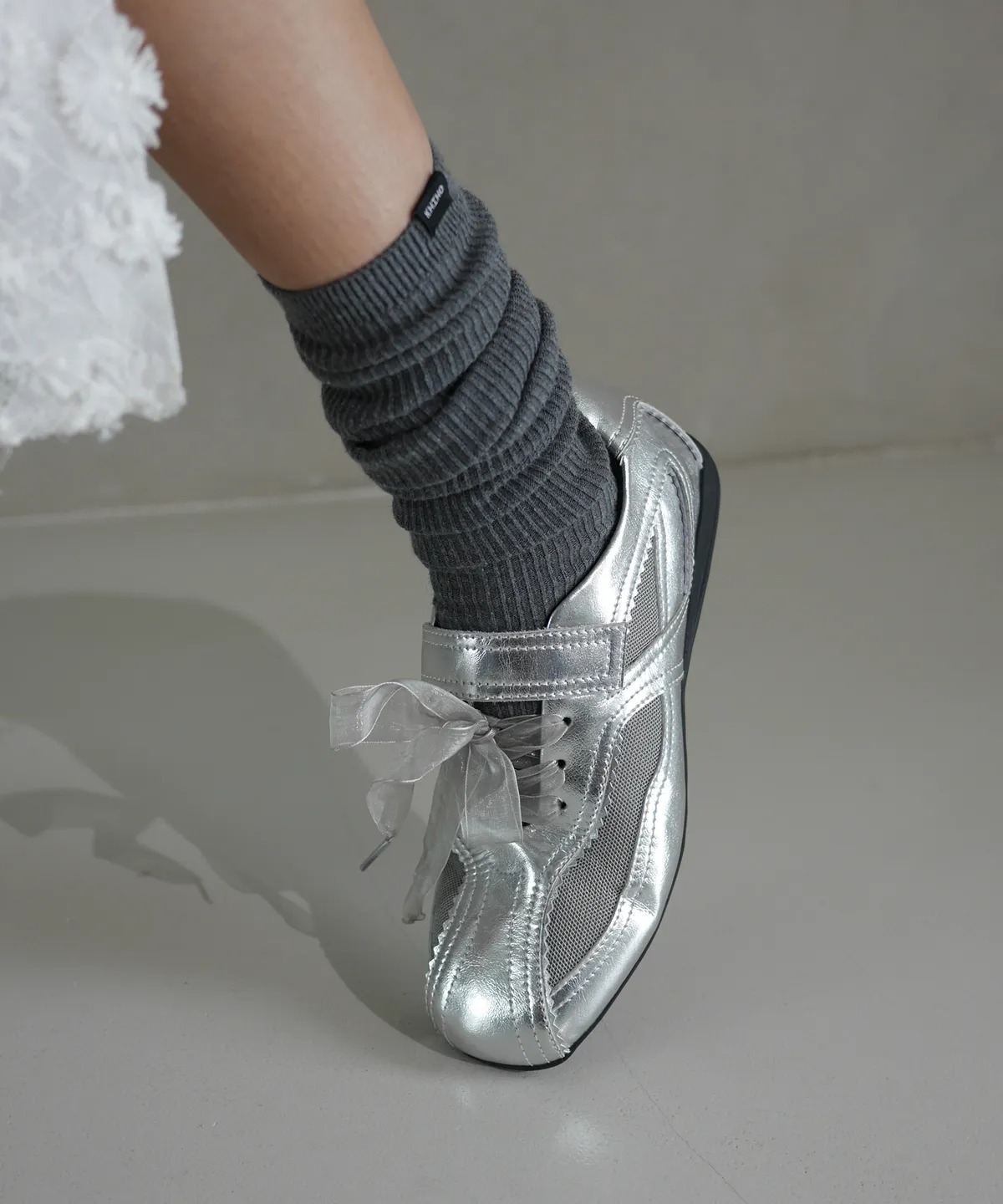 KHIHO PINKING MARY JANE SNEAKERS / SILVER