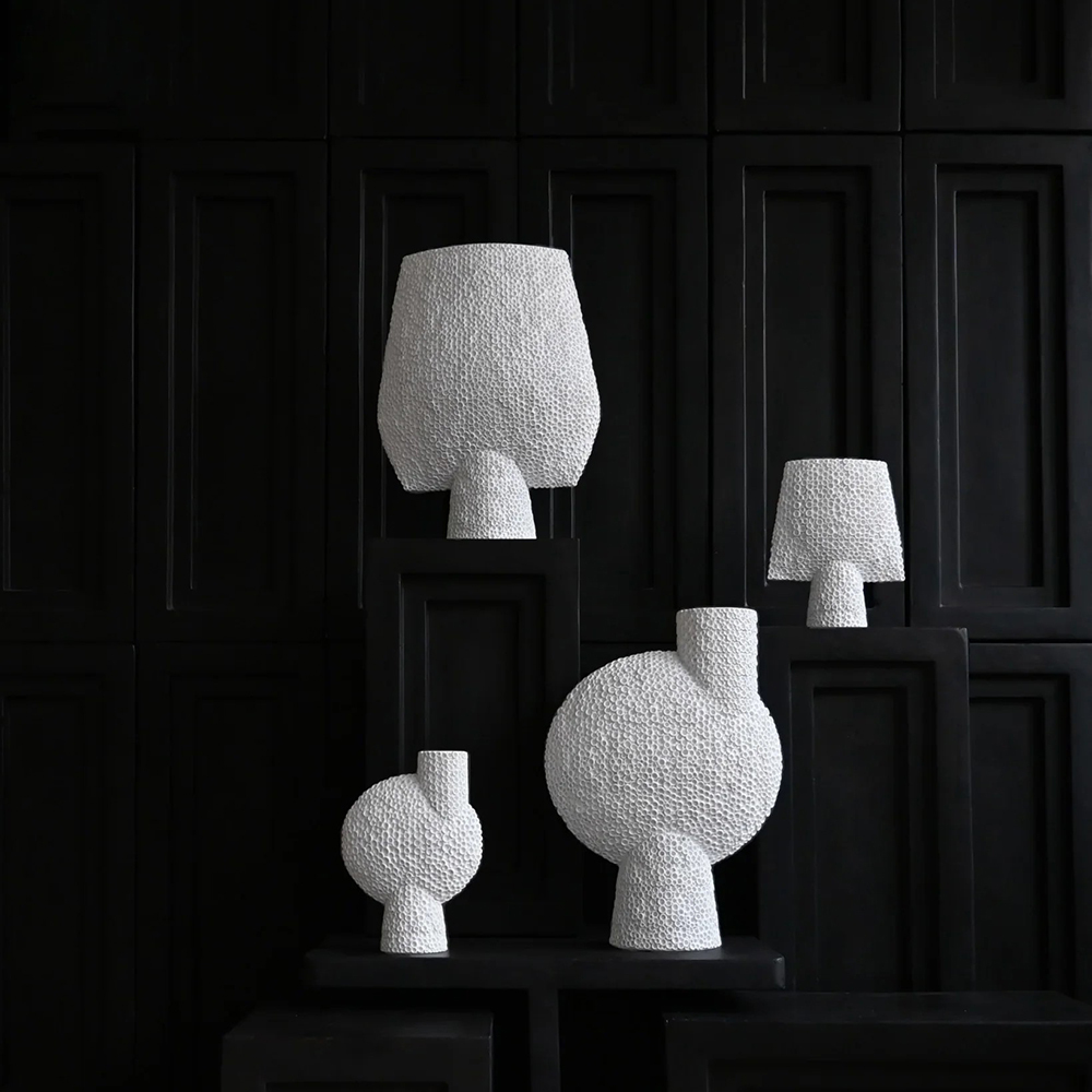 丹麥 101 COPENHAGEN 泡泡花瓶，乳白色澤並呈現桌燈造型