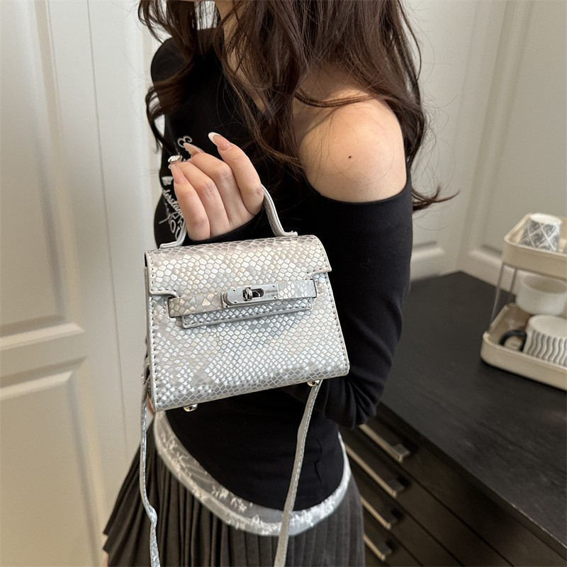 French-Inspired Elegant Snake-Embossed Handbag