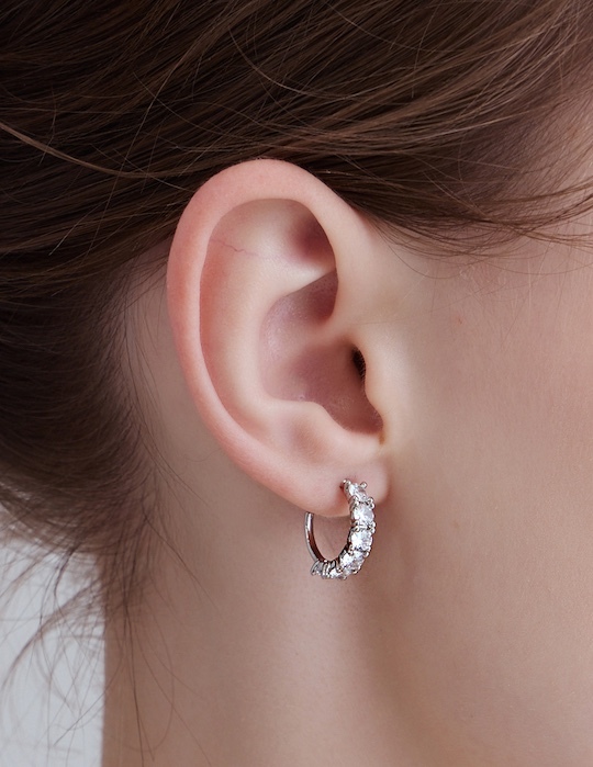 微奢C型鑽光。銀針耳環