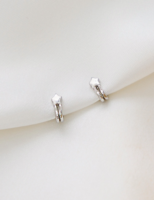 清新閃耀星光。夾式耳環