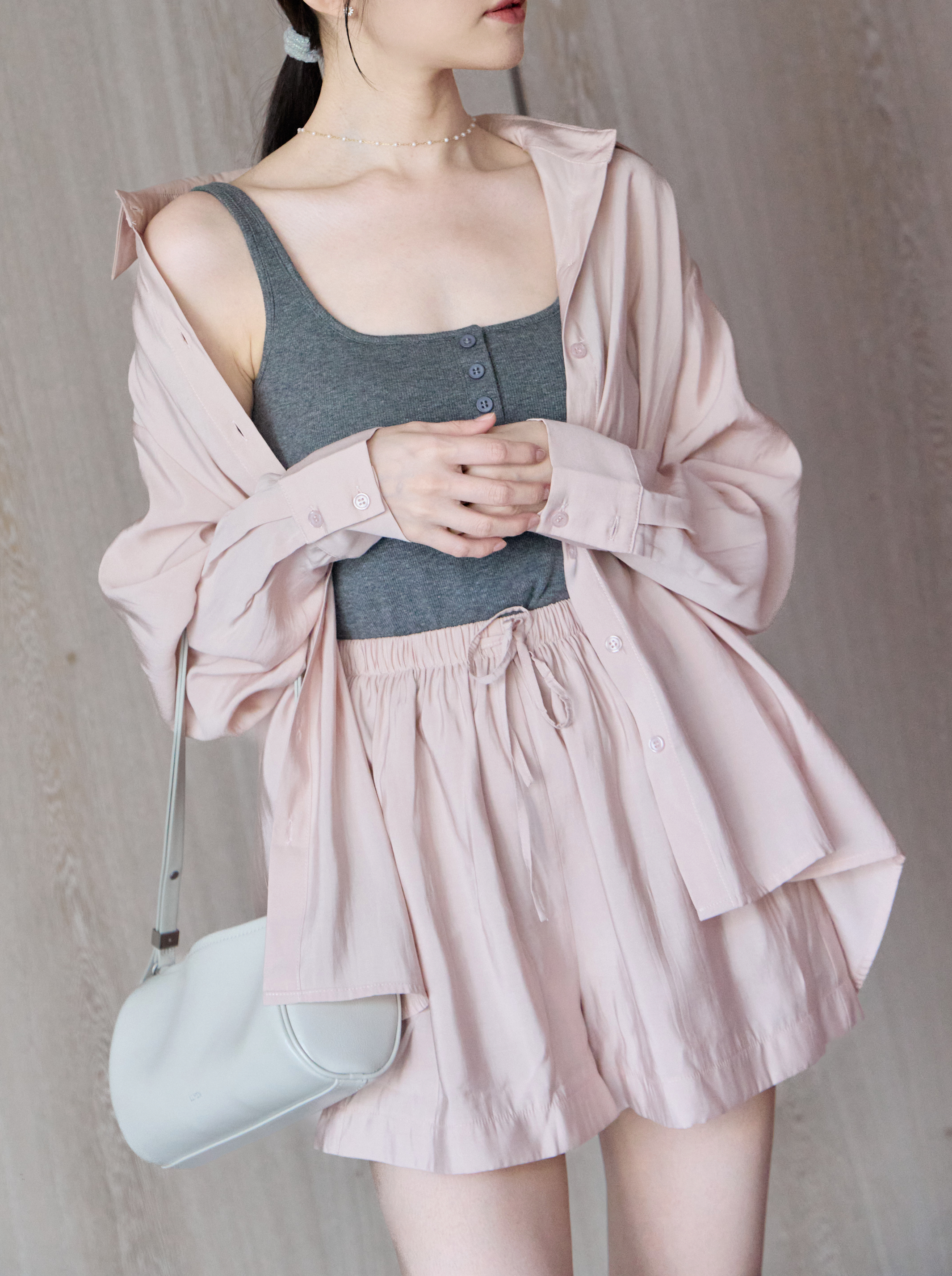 Gmade/空氣系飄感 微光澤抽繩天絲短褲-粉