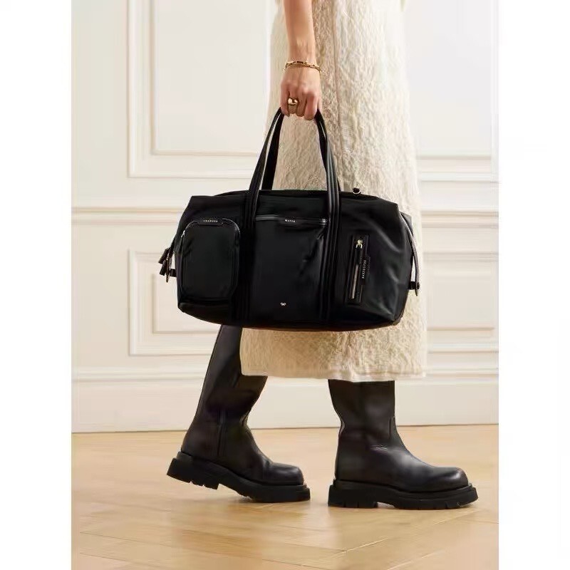 9797-多隔層牛皮拼接旅行包