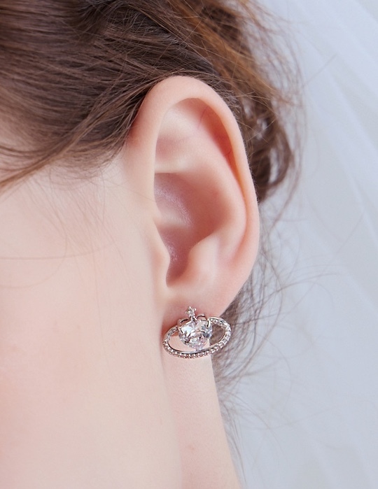 愛戀心球閃耀。銀針耳環