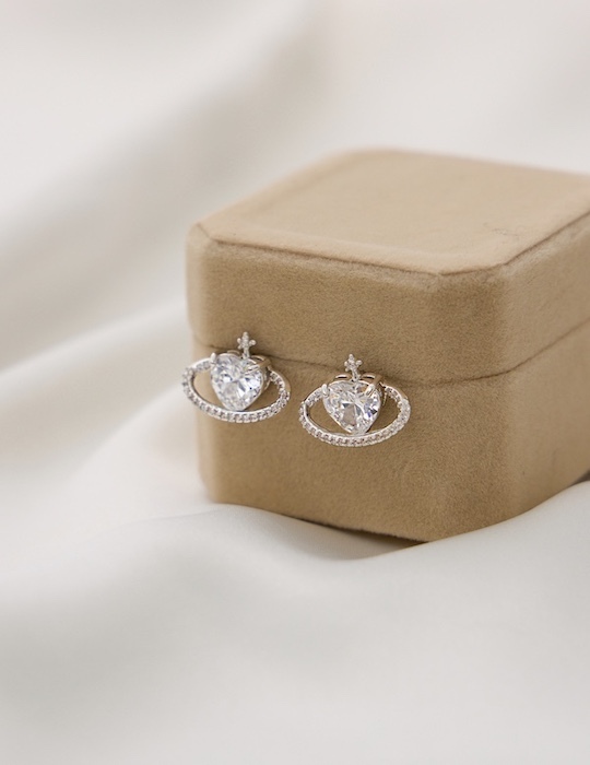 愛戀心球閃耀。銀針耳環