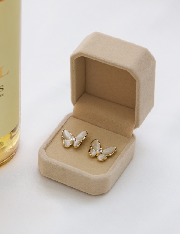 貓眼霧光蝴蝶。銀針耳環