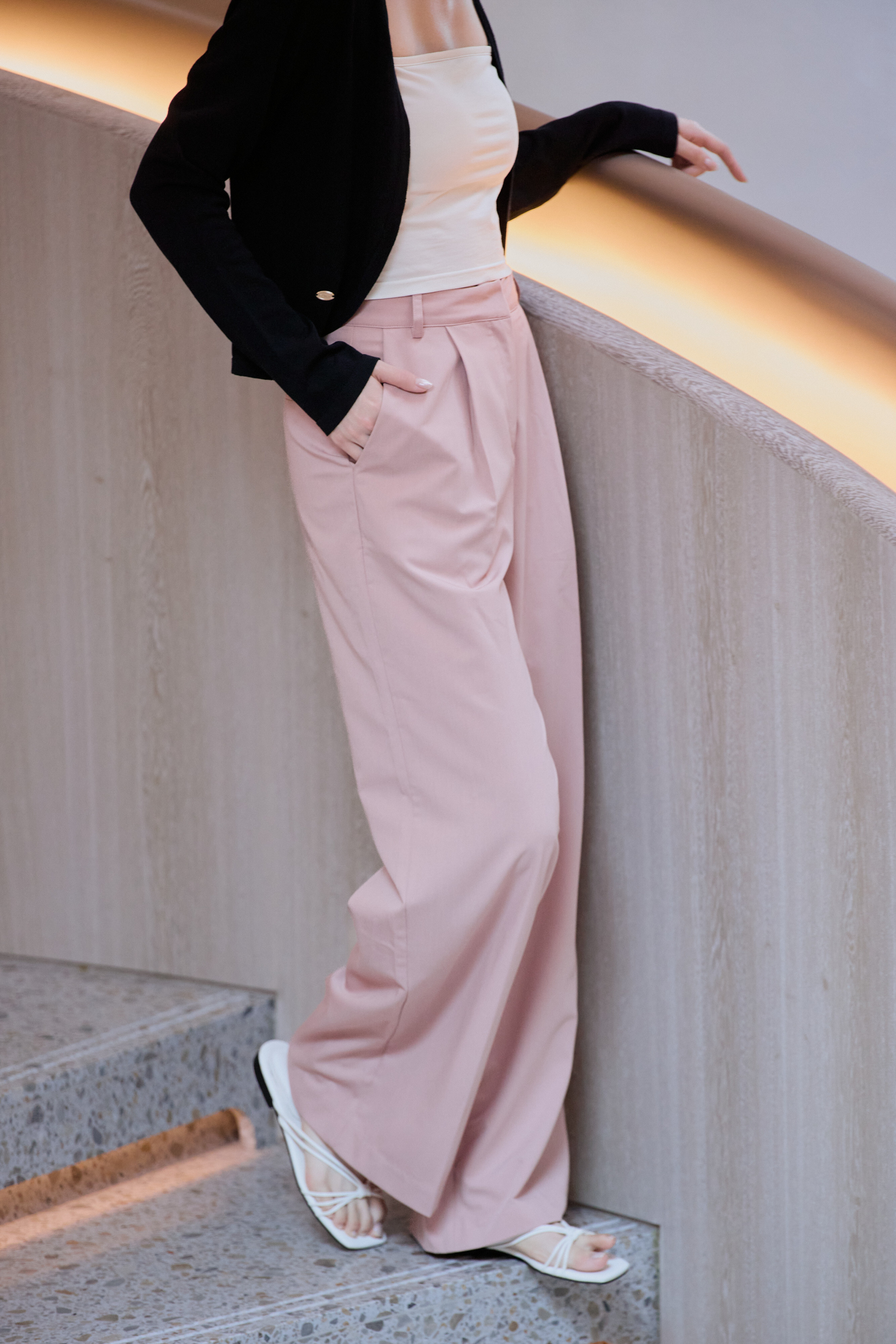 Gmade/輕柔涼感活摺收胯高腰西裝褲-霧粉