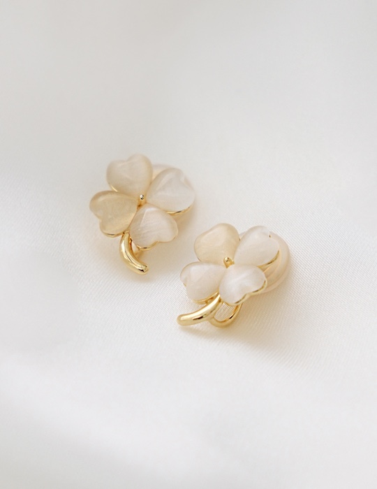 幸運貓眼四葉草。夾式耳環