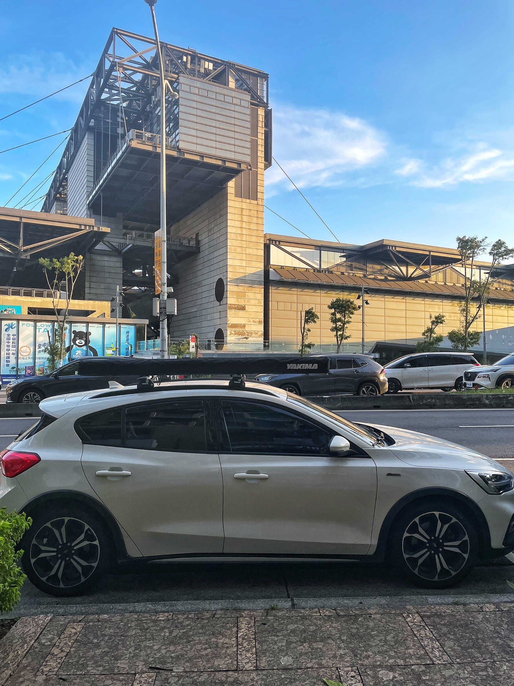 車邊帳 yakima OverNOut (Ford - Focus)