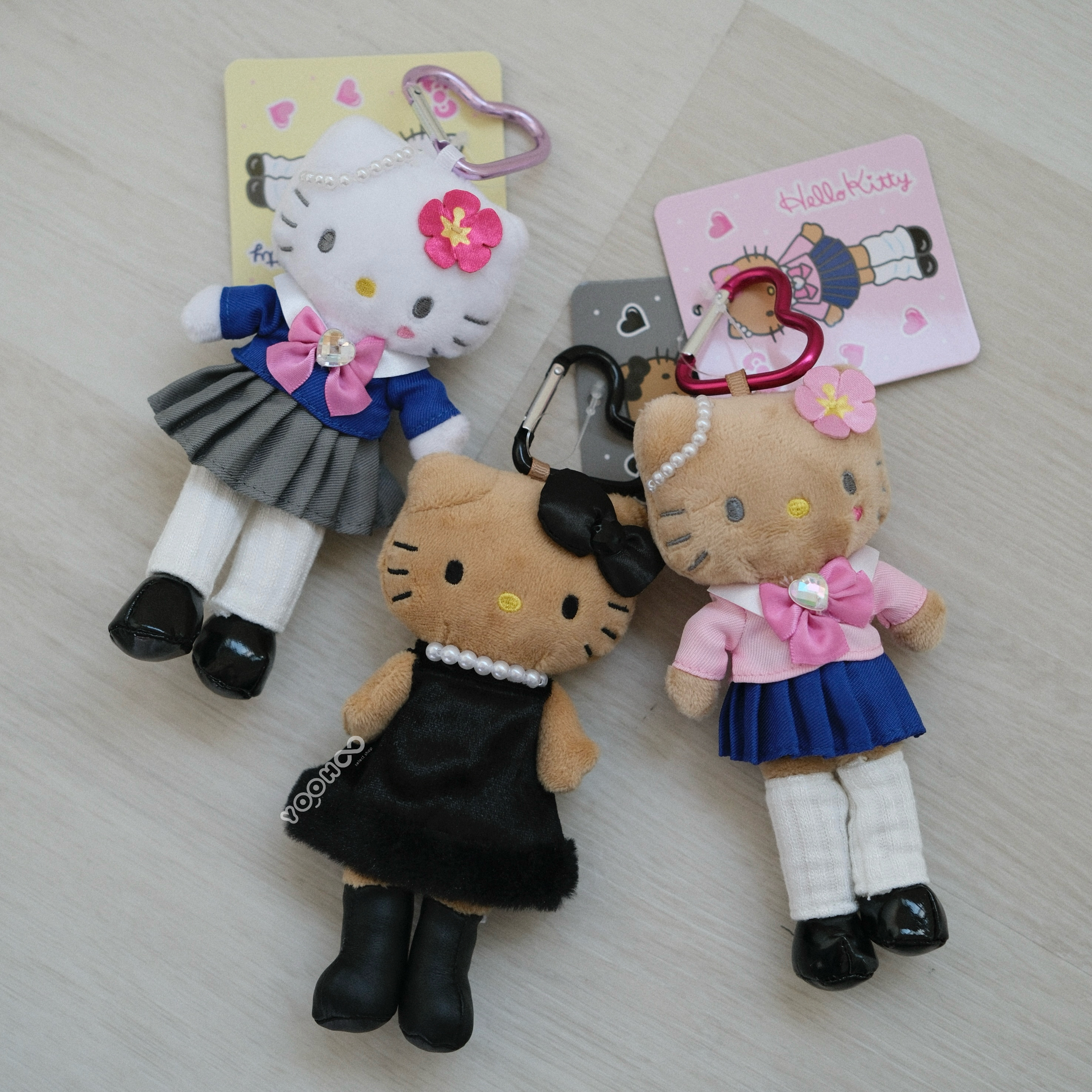 聖誕優惠！現貨┃日本 三麗鷗 KITTY 黑皮 長腿 學生妹 貴婦 吊飾