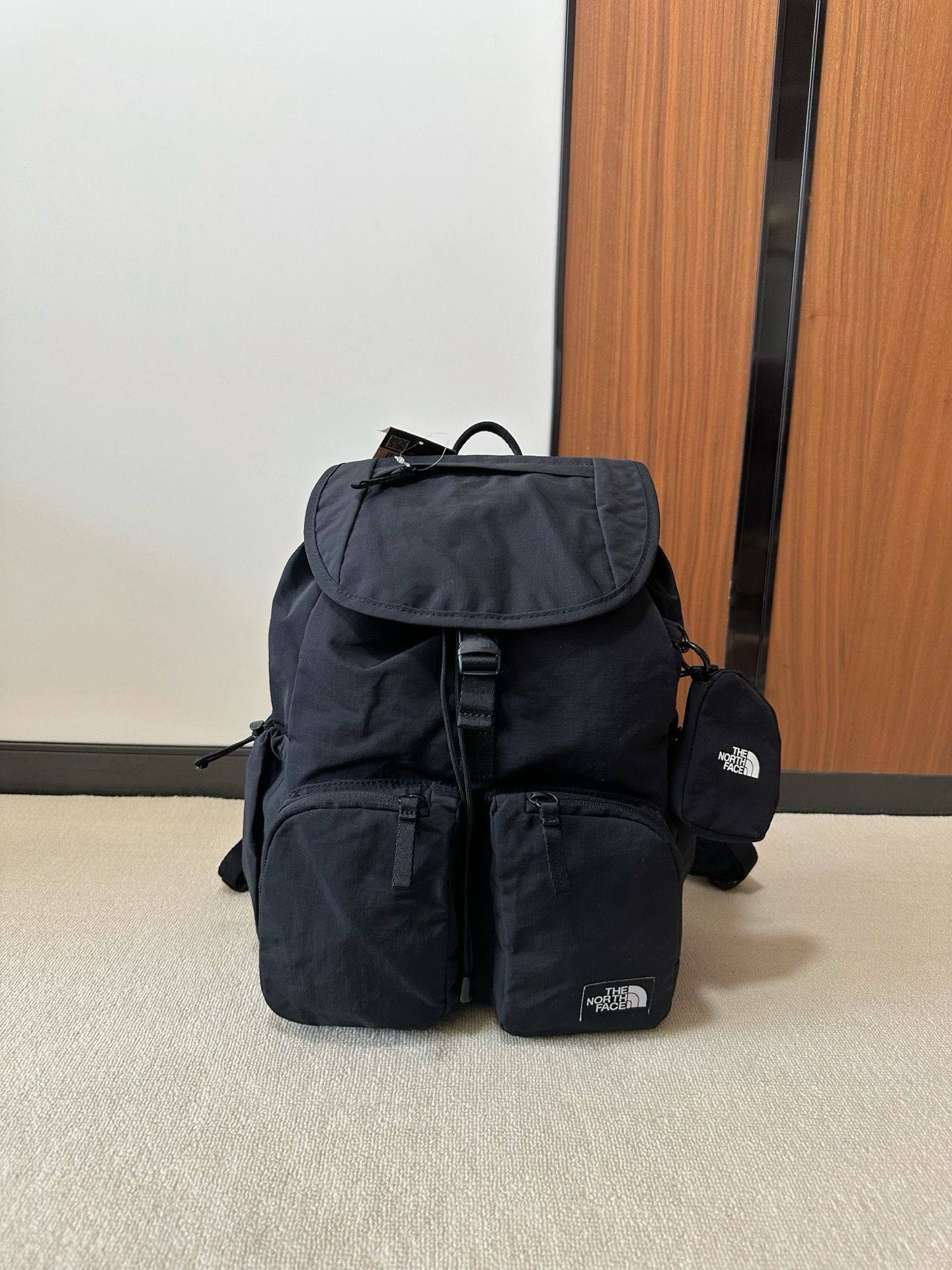 𝐓𝐡𝐞 𝐍𝐨𝐫𝐭𝐡 𝐅𝐚𝐜𝐞 雙口袋背包 (連小袋仔)