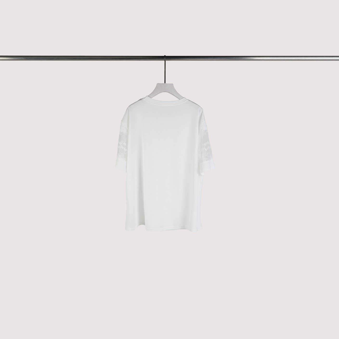 浪漫蕾絲壓花圓領T | 百搭白