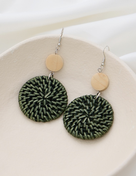 渡假雙圓草編。銀針耳環