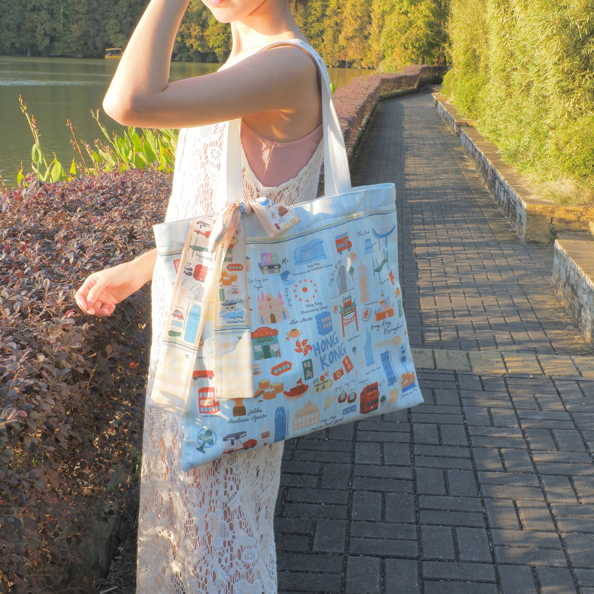 STEPHY 手繪香港地標橫版單肩包(中號)配長條圍巾