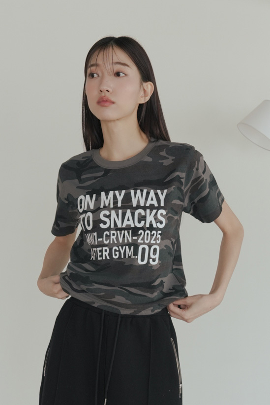 Snack Camo Crop Tee #上衣