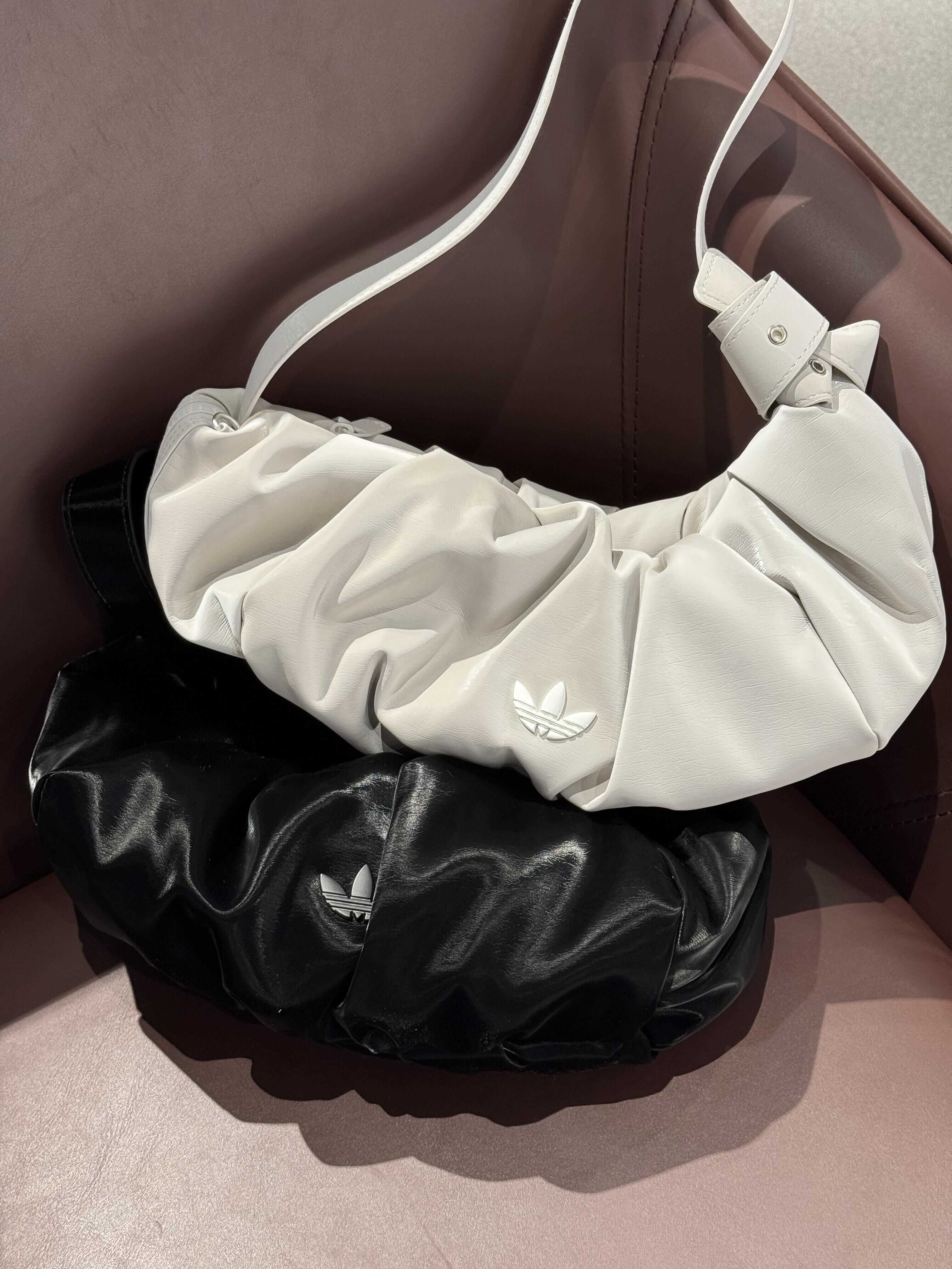 Adidas Originals Cloud 皺褶雲朵包 單肩包 斜挎包 雲朵包 手提包 肩背包 三葉草 2款 KC1420 KC1419(任買兩件711免運)/預購