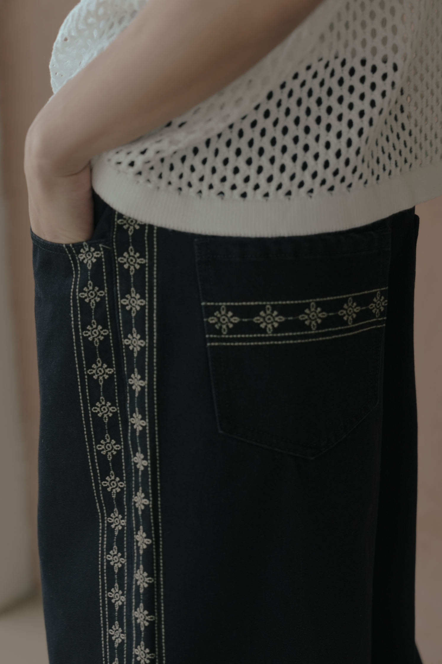 【Unisex】RUTA Embroidered Bermuda Shorts #短褲