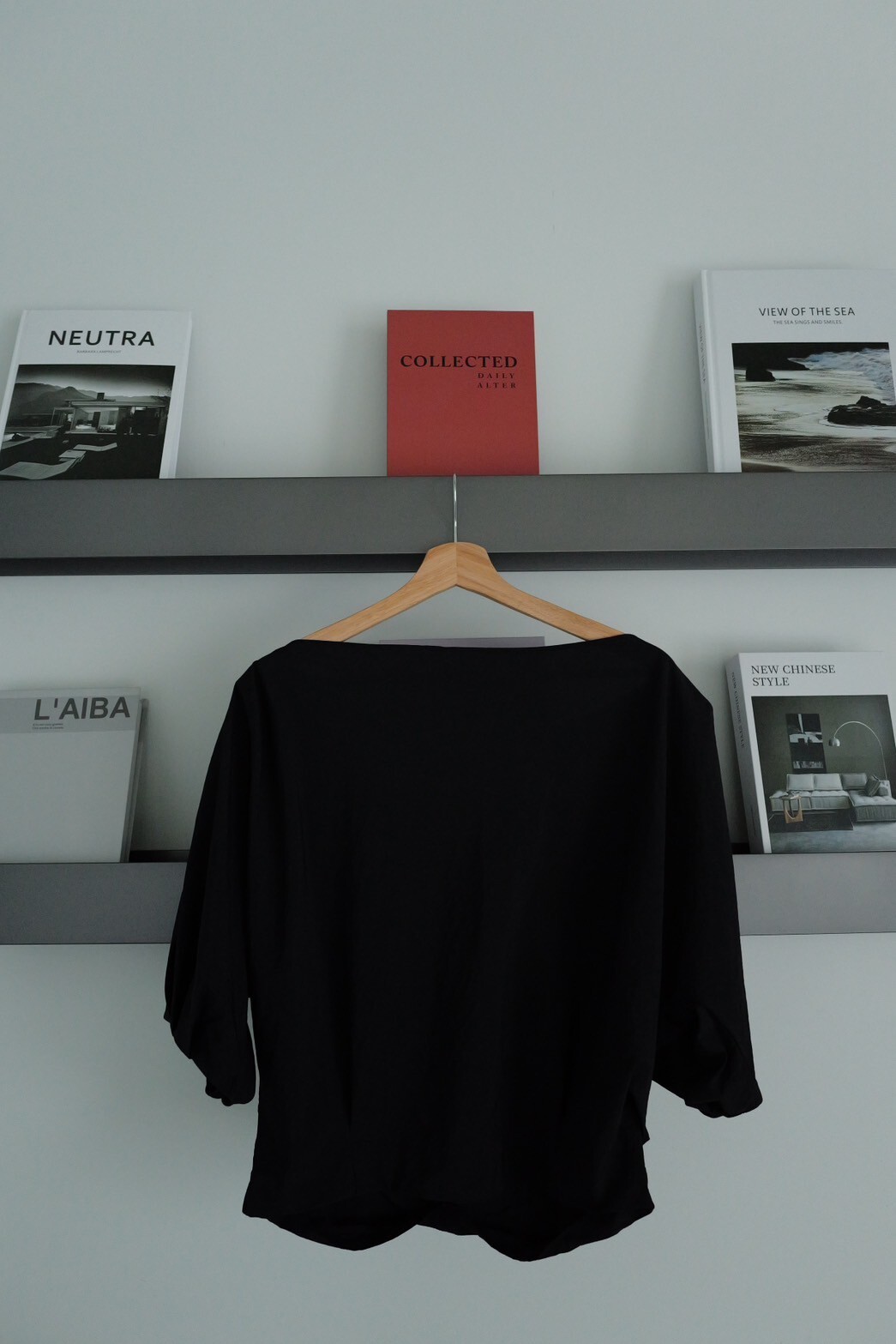 （現貨）🇰🇷#U23 高級感澎澎袖上衣(黑/白)