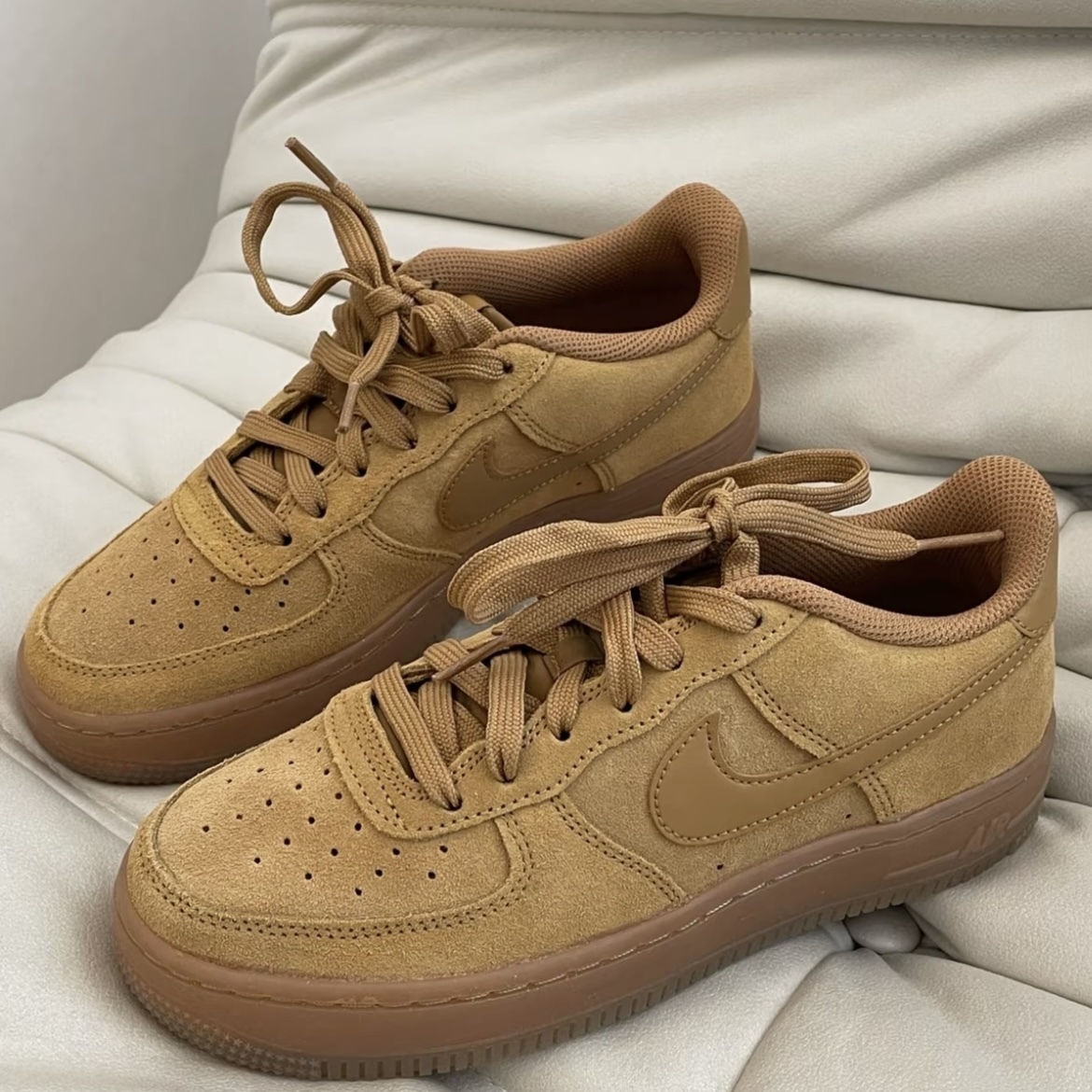 NIKE AIR FORCE 1 小麥色 咖啡駝色 麂皮 空軍一號  女鞋 大童鞋 BQ5485-700