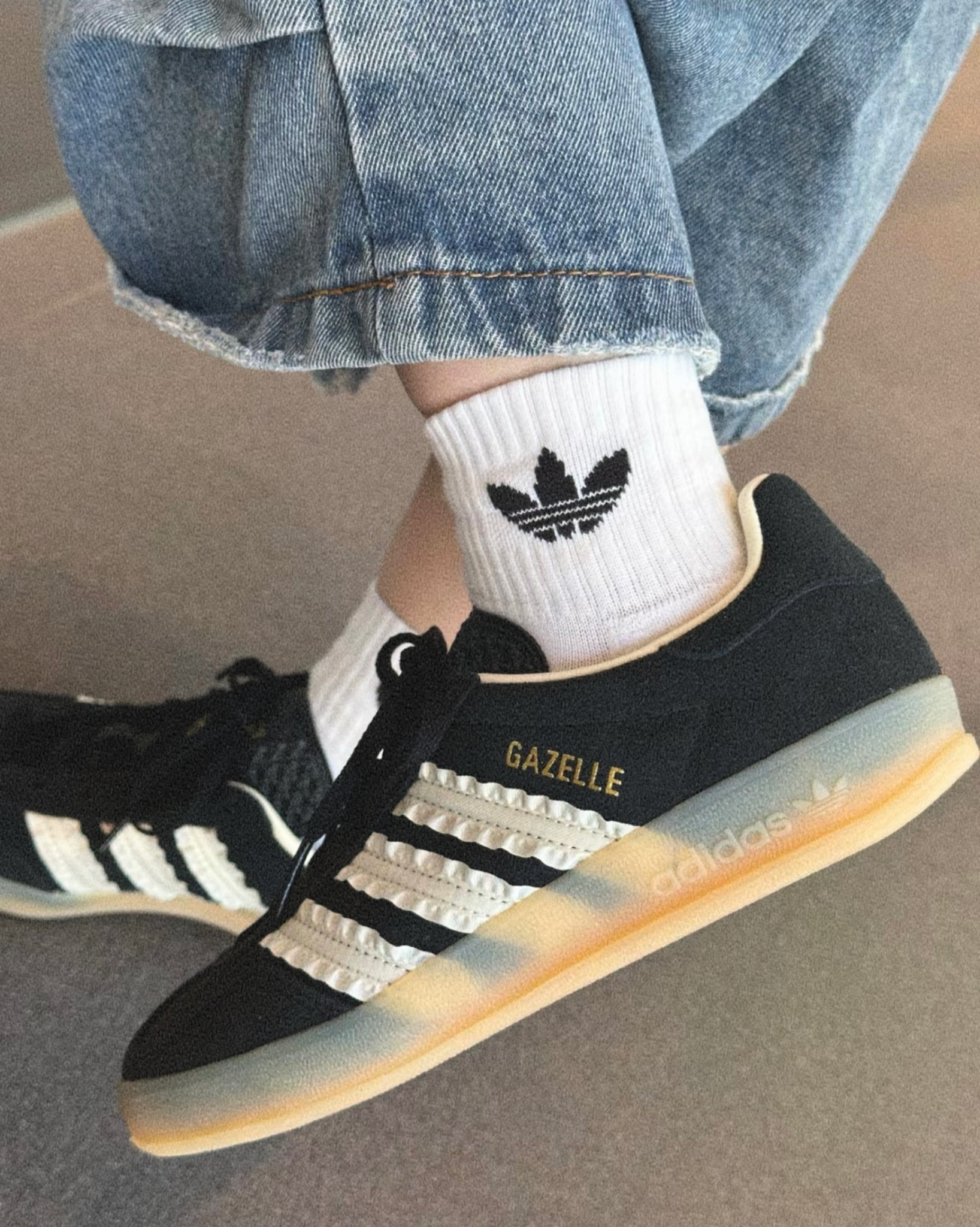 【逢甲 FUZZY】W Adidas Gazelle "Ruffle Stripes" 緞帶 花邊 黑白 JS1412