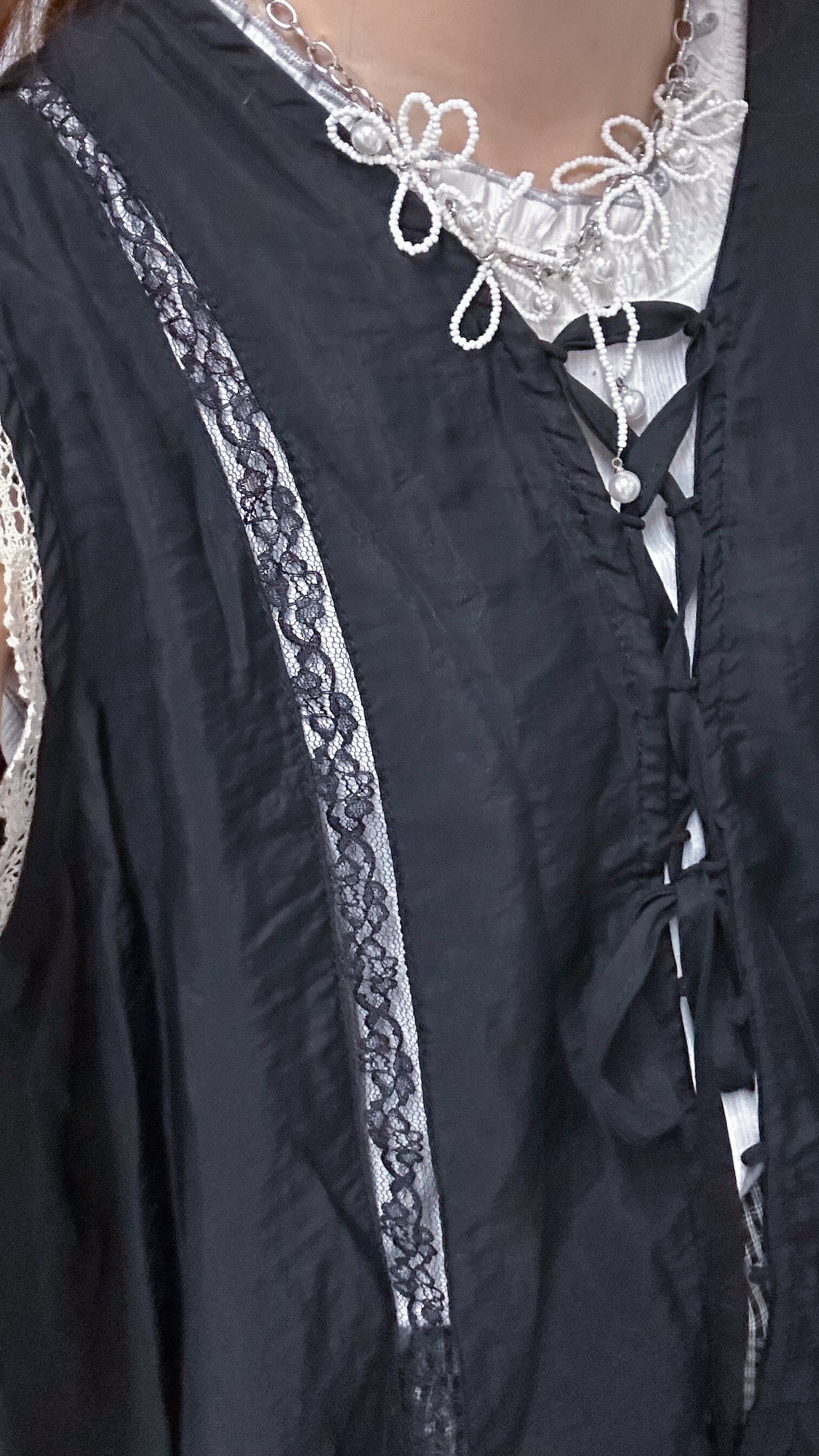 Lace鏤空荷葉邊背心outer (米/黑)