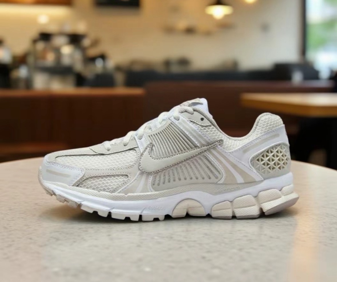 Nike Zoom Vomero 5 "Light Bone" 米白 骨白 女鞋  FJ2028-107