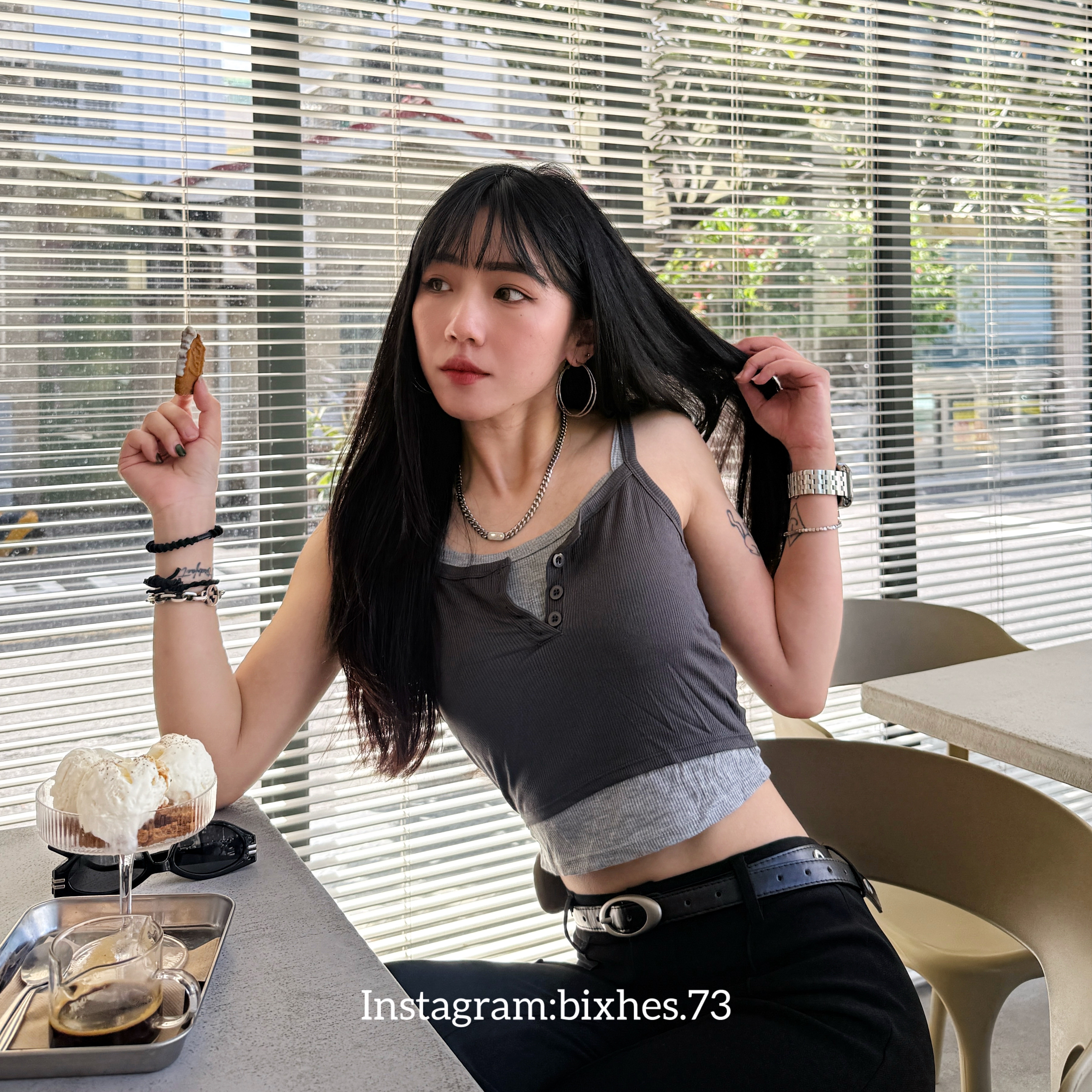 排扣假兩件帶墊背心(C00095)