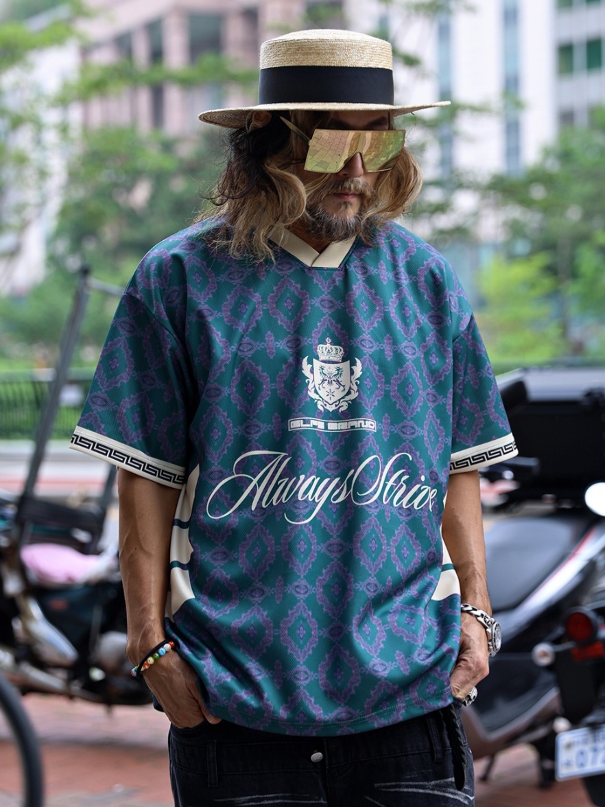 經典圖案V領短袖T恤