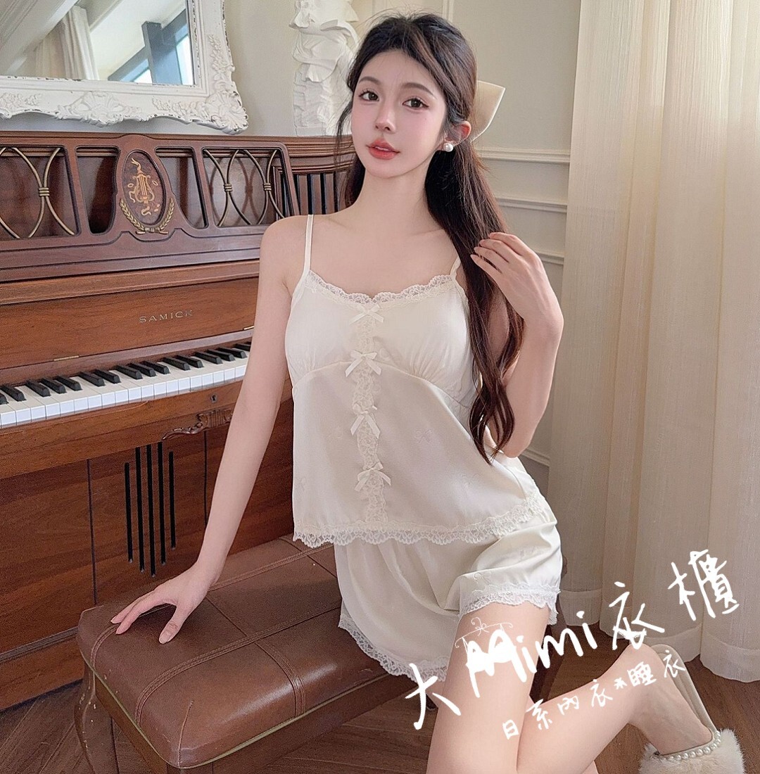 柔影性感吊帶睡衣