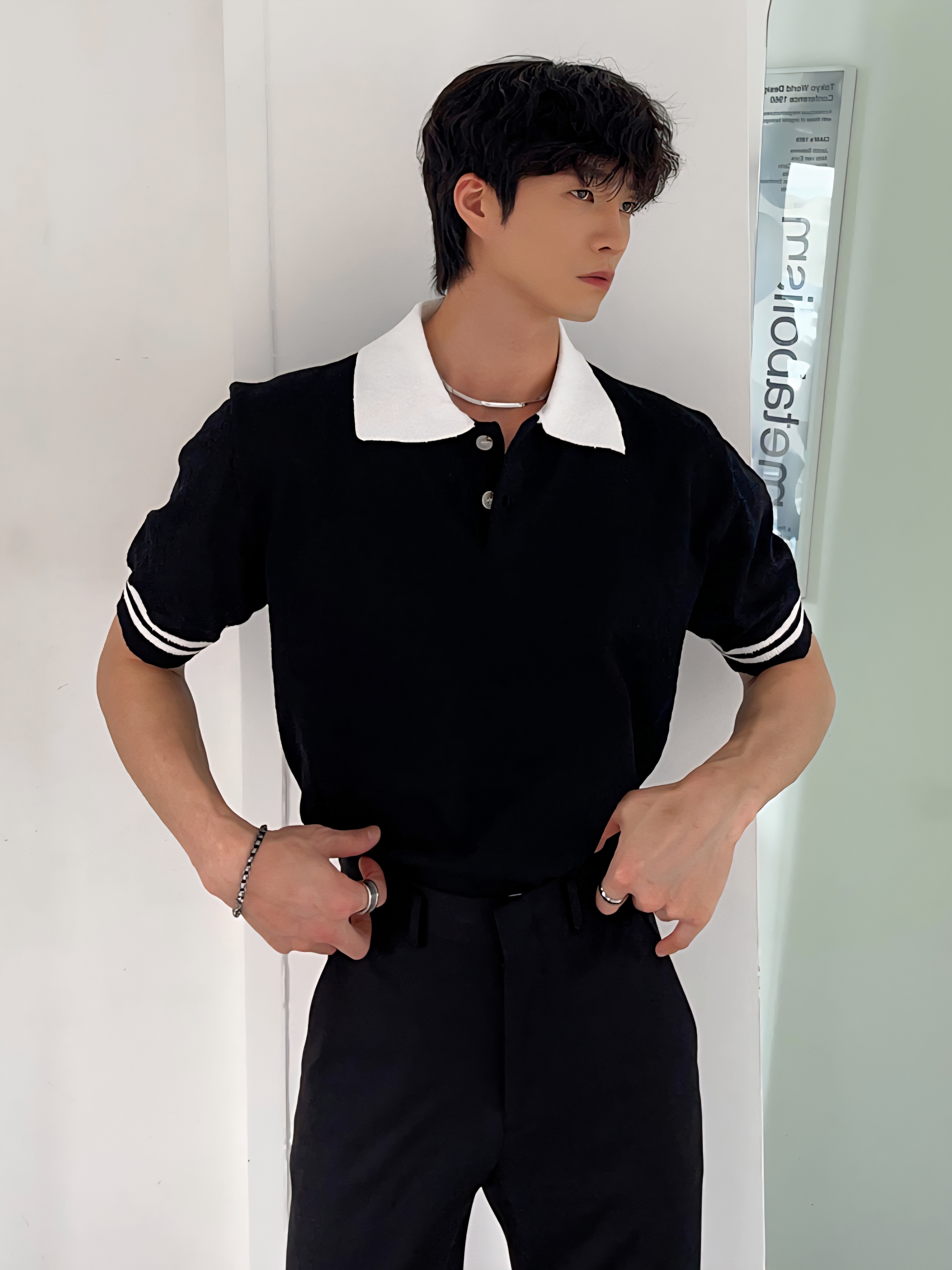 (韓國獨家特價)小冊子領短袖針織衫