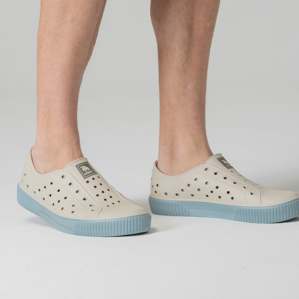 moz瑞典 駝鹿 雙色洞洞餅乾水鞋 (燕麥蘇打) 全球首創 舒適厚底 防潑水-附鞋扣