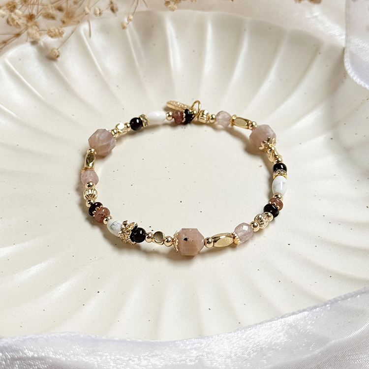 生日花 • 拾貳月壹 • 腐肉花 – 太陽石 – 手鍊