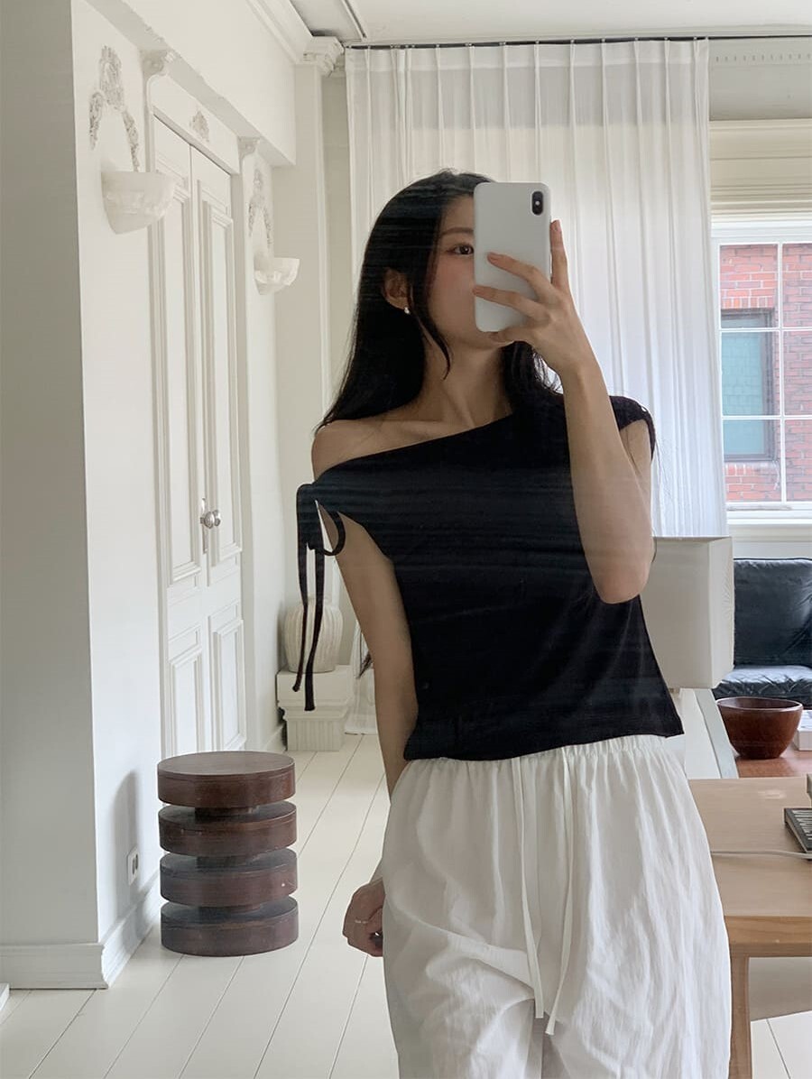 韓國Cherrykoko授權 高級小性感單肩蝴蝶結綁帶上衣