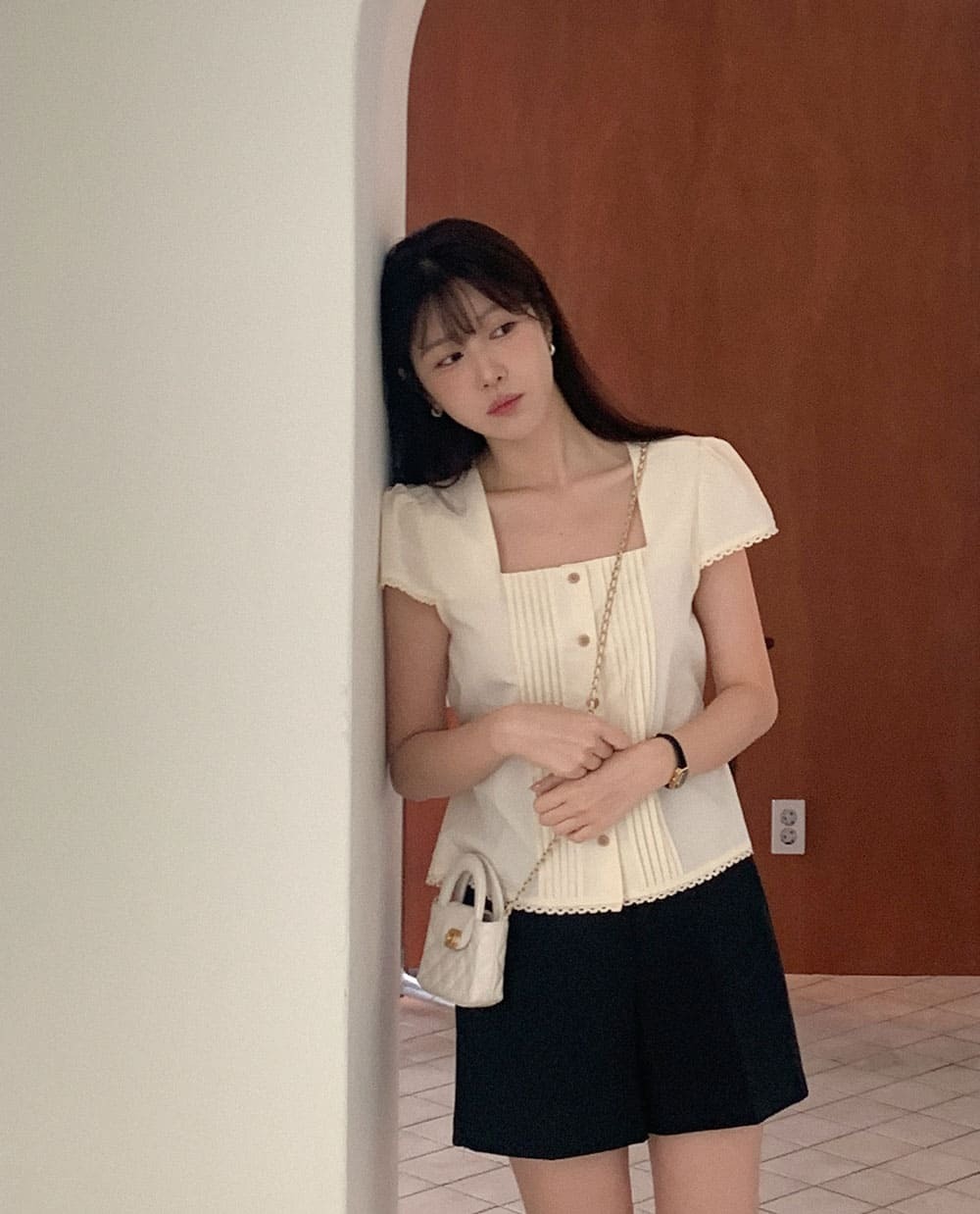 韓國Cherrykoko授權 知性蕾絲折線排釦後綁帶方領上衣