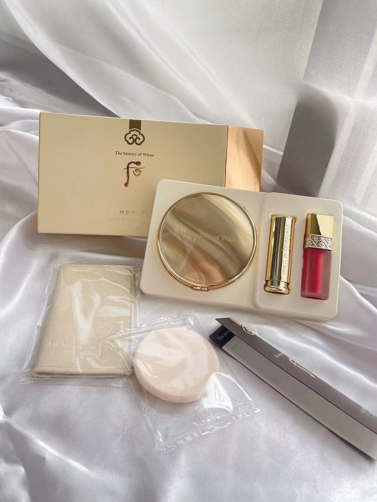 【預購】AKR070804 The Whoo 后 拱辰享奢華粉餅套盒