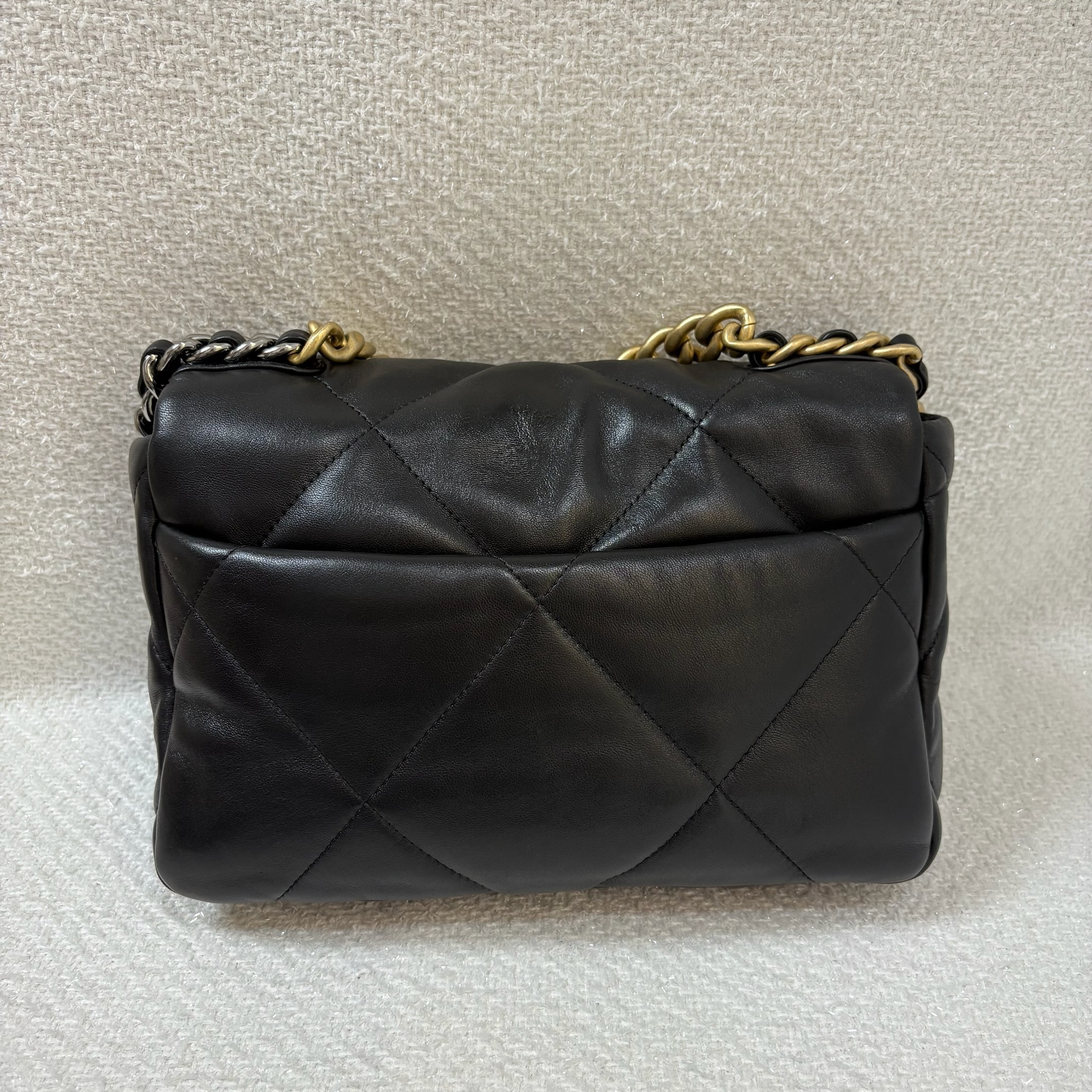 Chanel 19 Bag - Black / Ghw&Shw