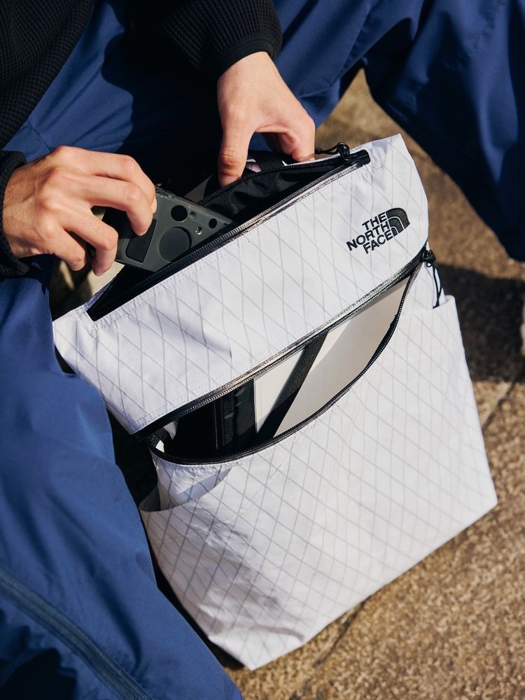 預購┃日本 TNF Laughter Backpack 菱格 線條 拉鍊 後背包 21L