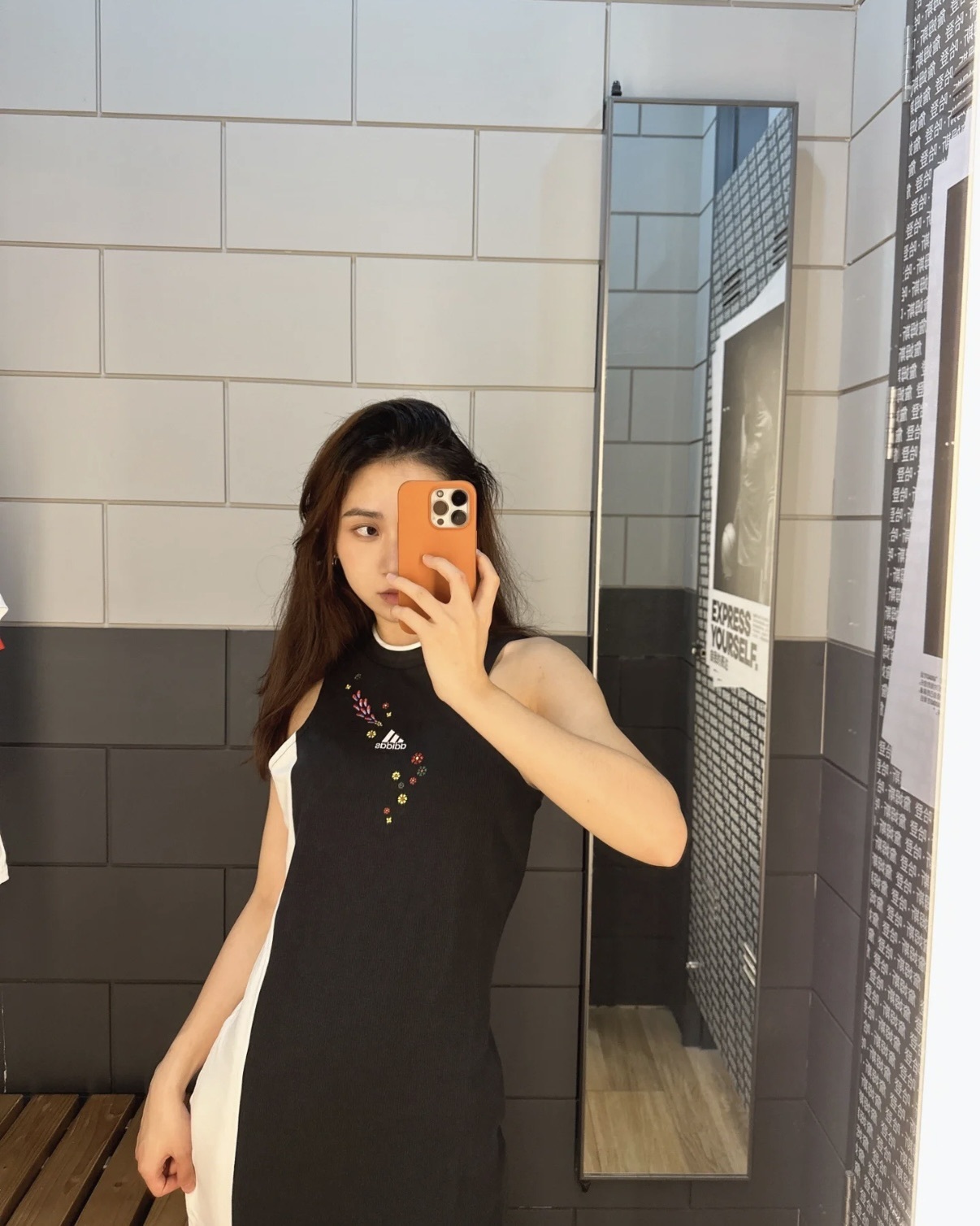 設計師 Shuting Qiu聯名款adidas 刺繡連身長裙